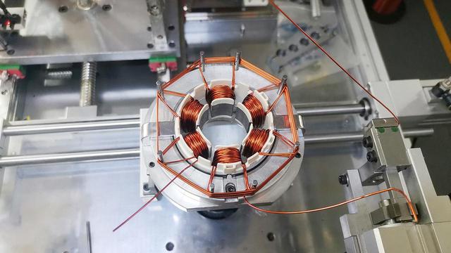 無刷電機(jī)繞線機(jī)主要配置什么驅(qū)動電機(jī)